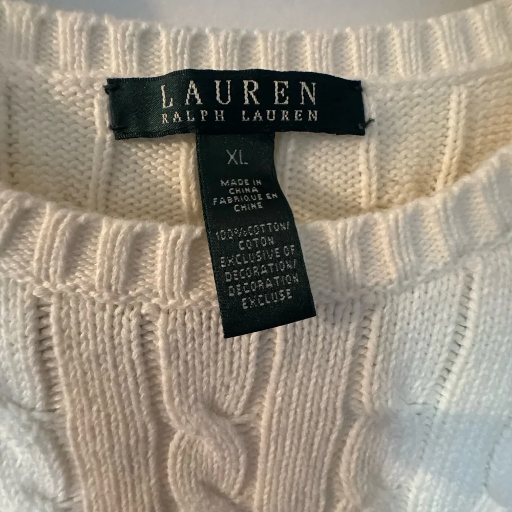 LIKE NEW - Ralph Lauren Cable Knit Sweater Cream XL, Gold RL crest - Picture 4 of 8